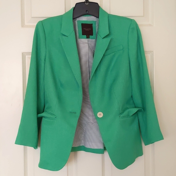 NWT. The Limited Fully lined blazer with real pockets. - Picture 3 of 4